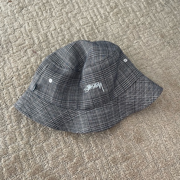 Women’s Stussy Plaid Bucket Hat $50 Gray - Picture 2 of 4